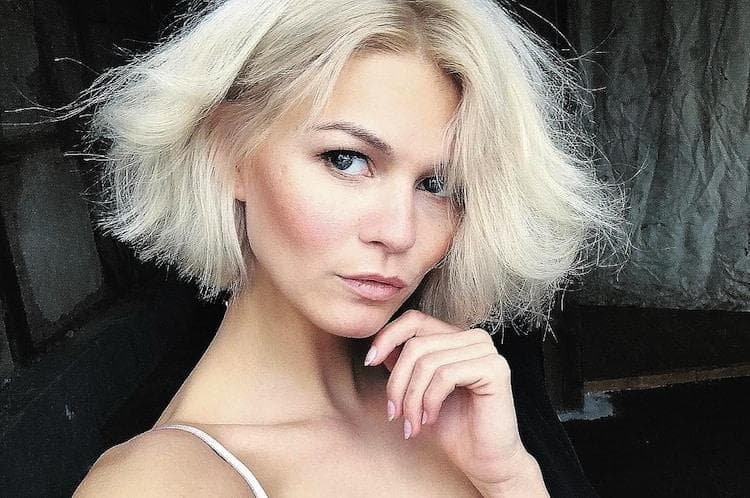 Collection of short hairstyle styling tutorials featuring pixie cuts, bobs and cropped styles with volume and texture
