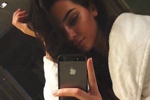 The One Trick That Will Give You A Perfect Selfie, Every Time