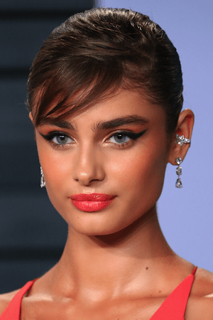Instagram @TaylorHill