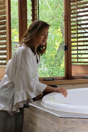 Sigourney Admires the Deep Tubs at Salus Spa