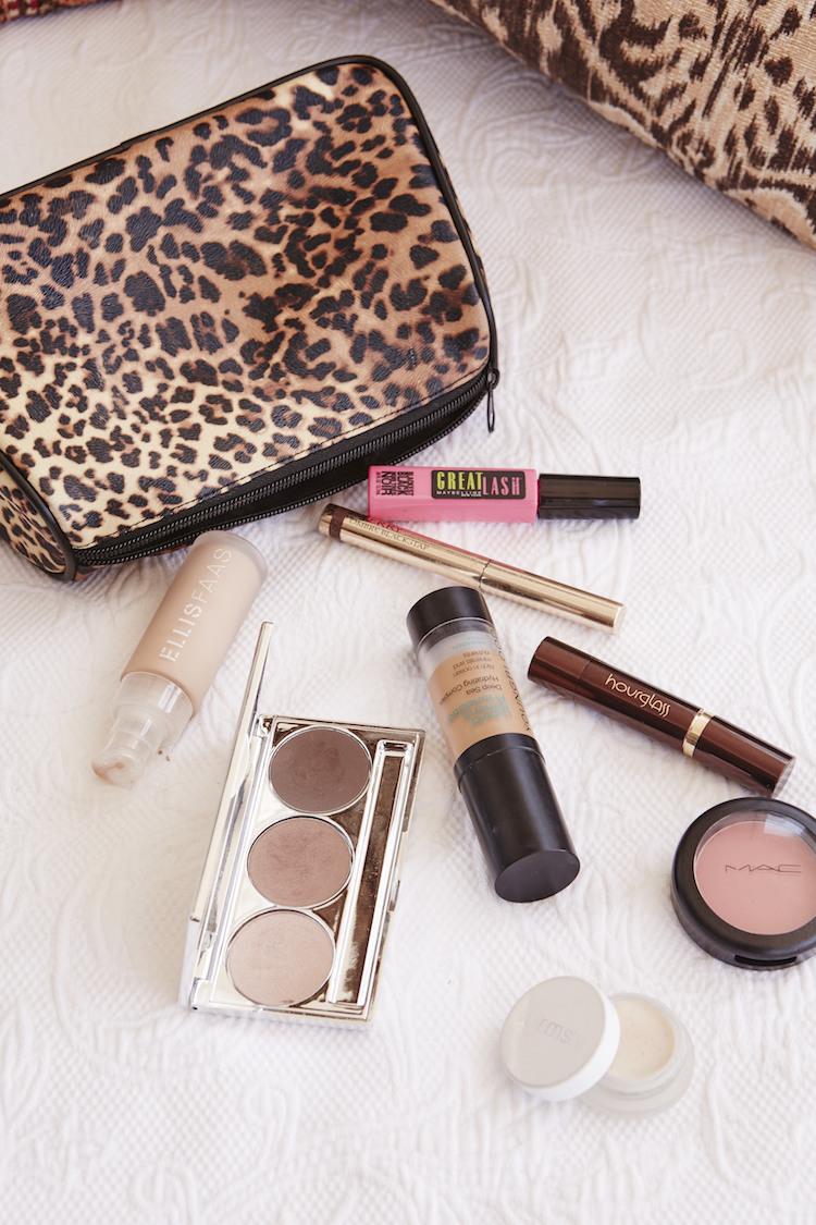 Jennifer Hawkins mineral makeup and beauty products