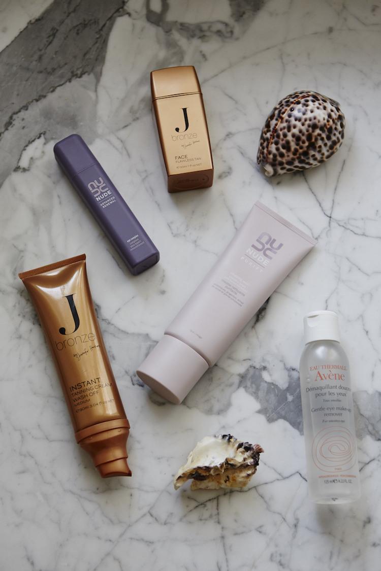 Jennifer Hawkins Jbronze self-tan application